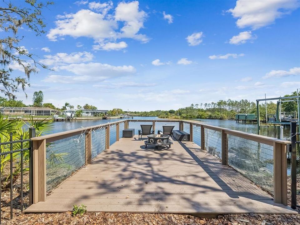 En Venta: $1,095,000 (4 camas, 3 baños, 2787 Pies cuadrados)