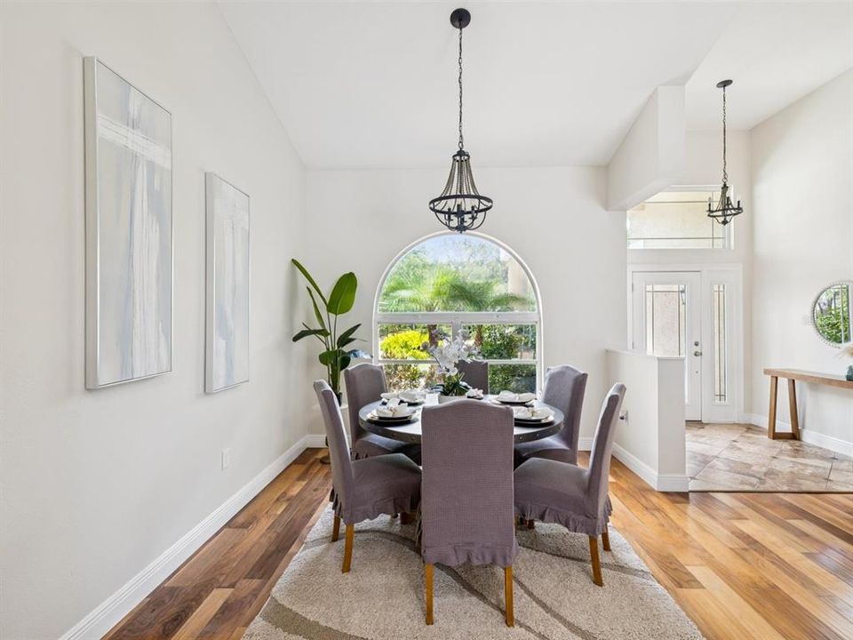 En Venta: $1,095,000 (4 camas, 3 baños, 2787 Pies cuadrados)