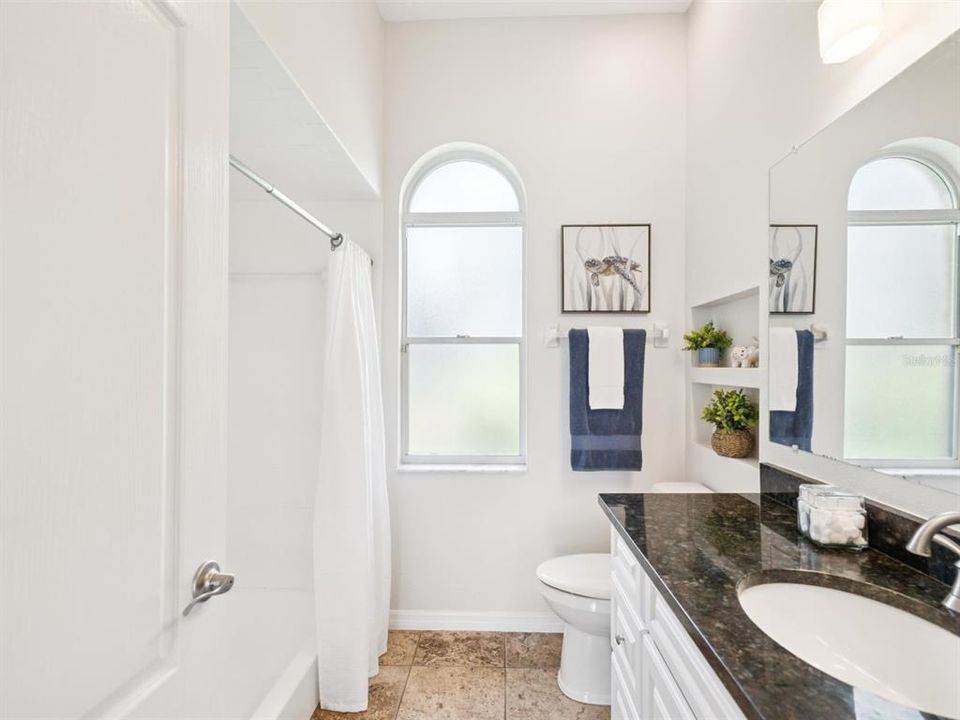 En Venta: $1,095,000 (4 camas, 3 baños, 2787 Pies cuadrados)