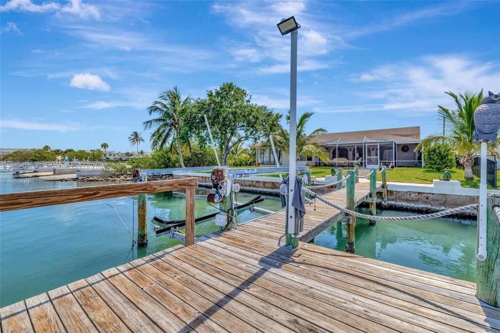 На продажу: $1,350,000 (3 спален, 3 ванн, 2328 Квадратных фут)