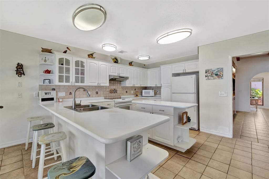 На продажу: $1,350,000 (3 спален, 3 ванн, 2328 Квадратных фут)