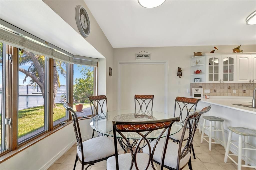 На продажу: $1,350,000 (3 спален, 3 ванн, 2328 Квадратных фут)