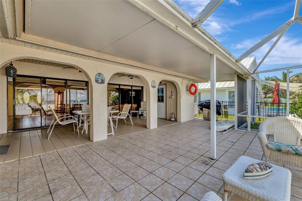 На продажу: $1,350,000 (3 спален, 3 ванн, 2328 Квадратных фут)