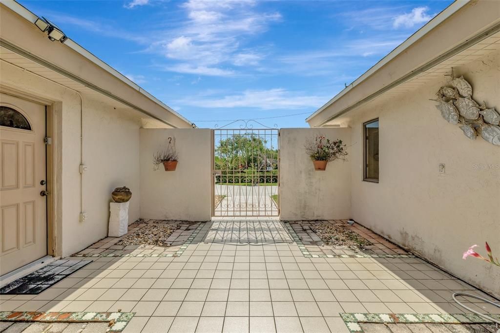 На продажу: $1,350,000 (3 спален, 3 ванн, 2328 Квадратных фут)