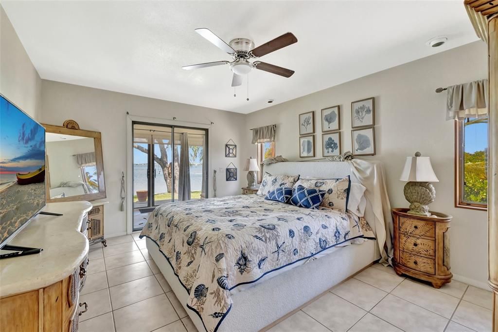 На продажу: $1,350,000 (3 спален, 3 ванн, 2328 Квадратных фут)