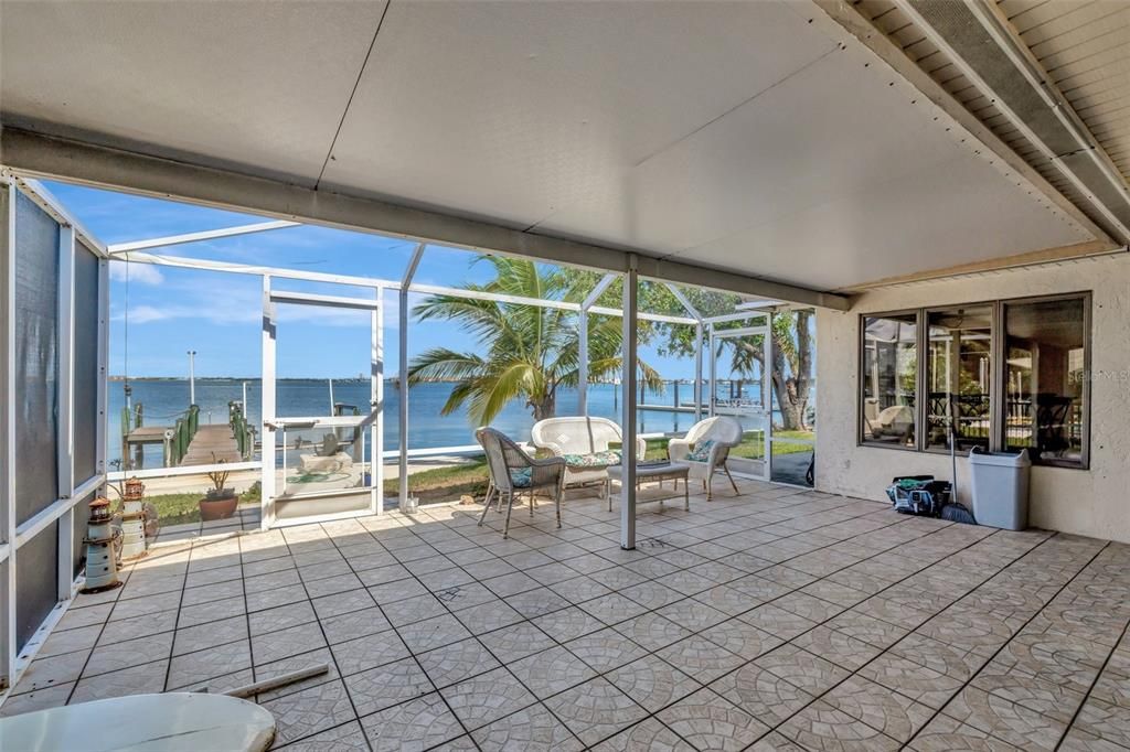 На продажу: $1,350,000 (3 спален, 3 ванн, 2328 Квадратных фут)