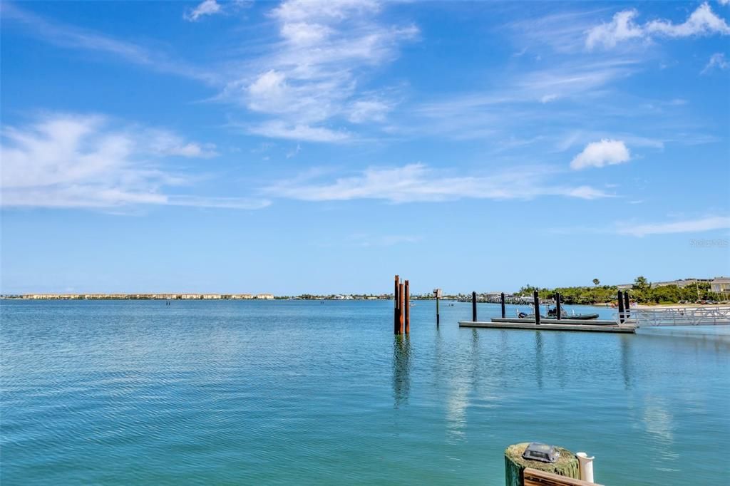 На продажу: $1,350,000 (3 спален, 3 ванн, 2328 Квадратных фут)