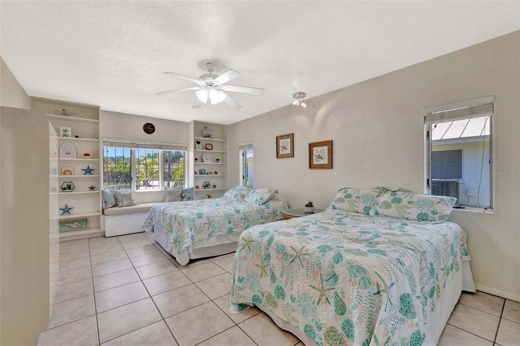 На продажу: $1,350,000 (3 спален, 3 ванн, 2328 Квадратных фут)