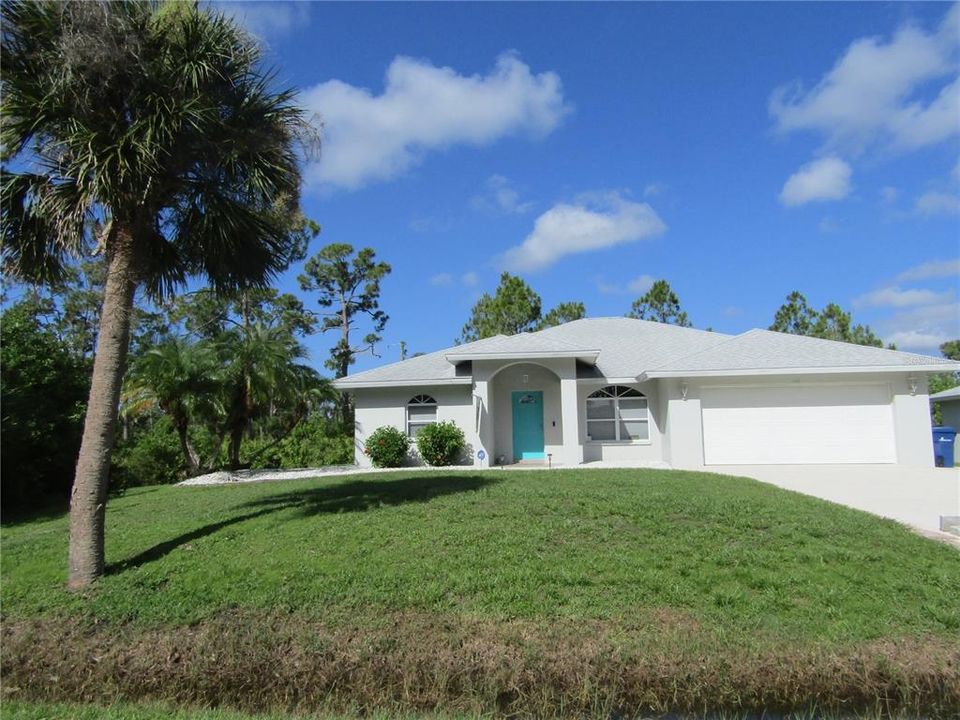 For Rent: $3,200 (3 beds, 2 baths, 1458 Square Feet)