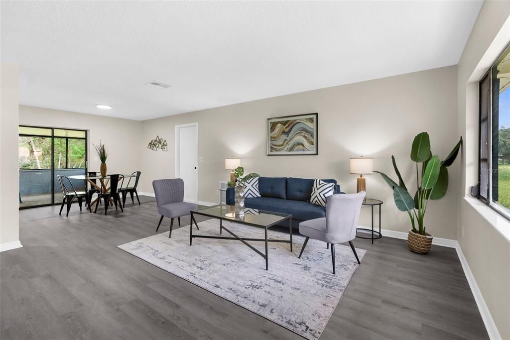 Active With Contract: $219,900 (2 beds, 2 baths, 999 Square Feet)