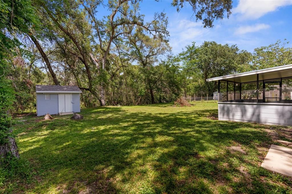 Active With Contract: $219,900 (2 beds, 2 baths, 999 Square Feet)