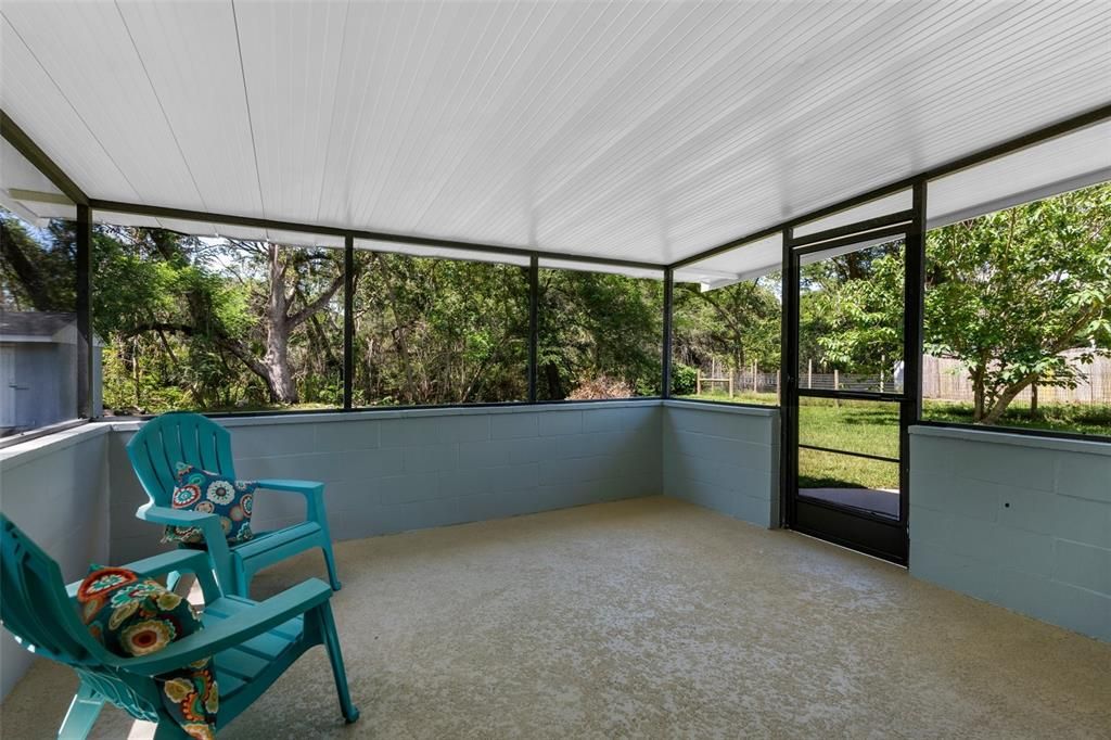 Active With Contract: $219,900 (2 beds, 2 baths, 999 Square Feet)