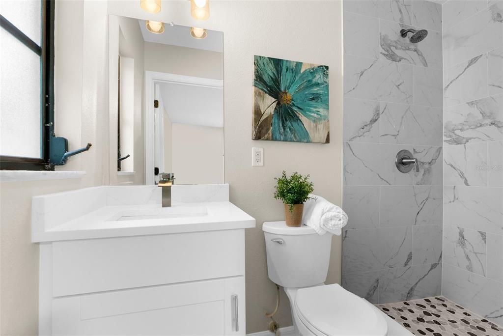 Active With Contract: $219,900 (2 beds, 2 baths, 999 Square Feet)