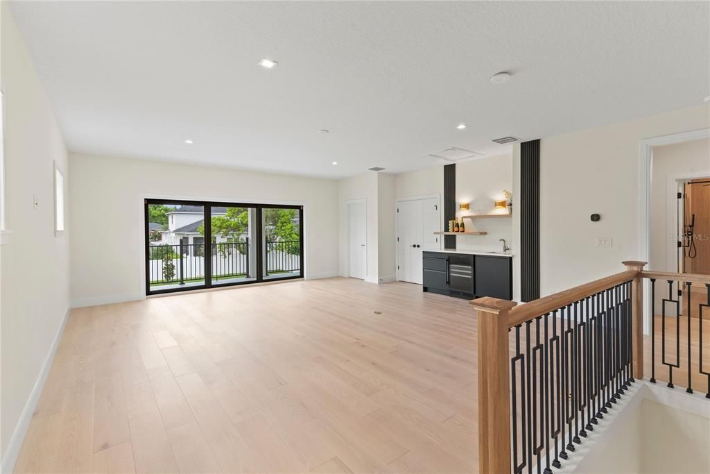 For Sale: $2,300,000 (5 beds, 5 baths, 4146 Square Feet)