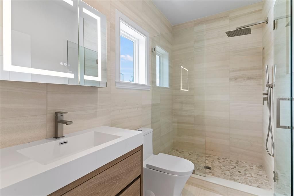 For Sale: $2,300,000 (5 beds, 5 baths, 4146 Square Feet)