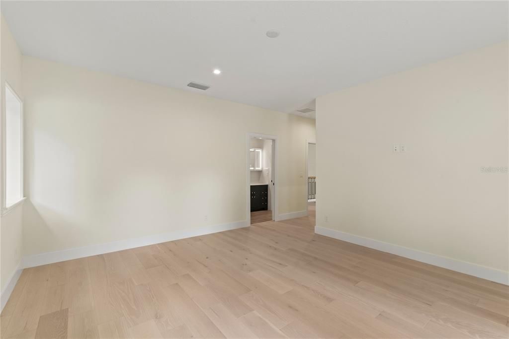 For Sale: $2,300,000 (5 beds, 5 baths, 4146 Square Feet)