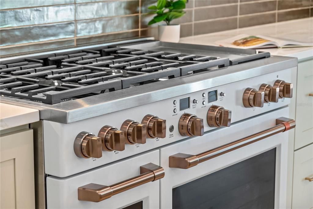 For Sale: $2,300,000 (5 beds, 5 baths, 4146 Square Feet)