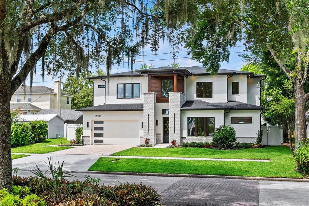 For Sale: $2,300,000 (5 beds, 5 baths, 4146 Square Feet)