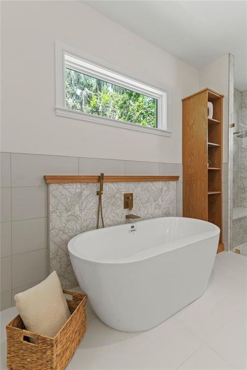 For Sale: $2,300,000 (5 beds, 5 baths, 4146 Square Feet)