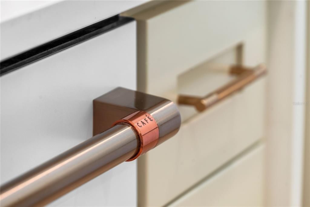 For Sale: $2,300,000 (5 beds, 5 baths, 4146 Square Feet)