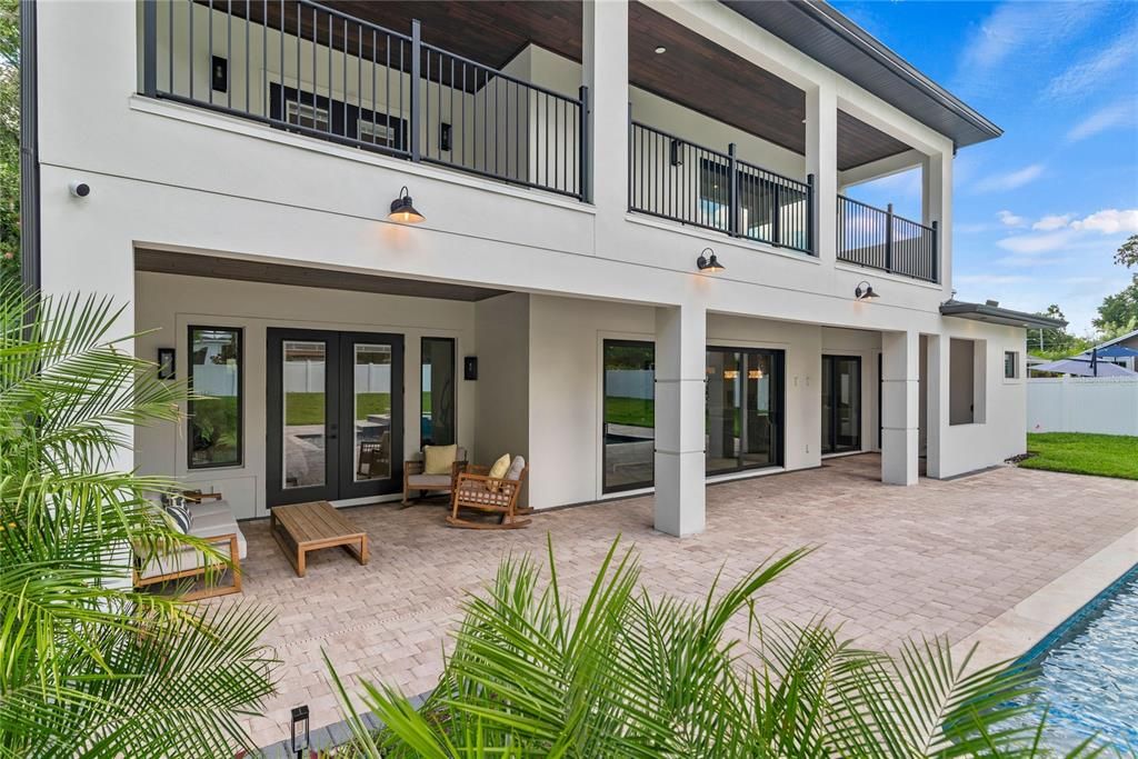 For Sale: $2,300,000 (5 beds, 5 baths, 4146 Square Feet)