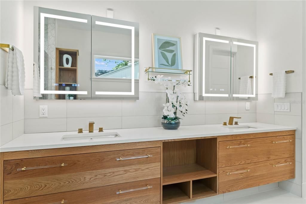 For Sale: $2,300,000 (5 beds, 5 baths, 4146 Square Feet)