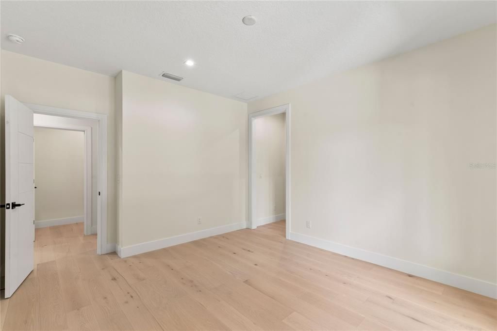 For Sale: $2,300,000 (5 beds, 5 baths, 4146 Square Feet)