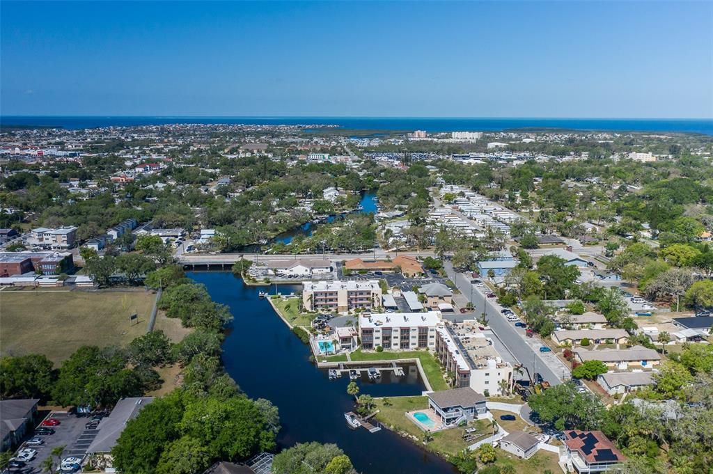 合同活跃: $134,900 (2 贝兹, 2 浴室, 1056 平方英尺)