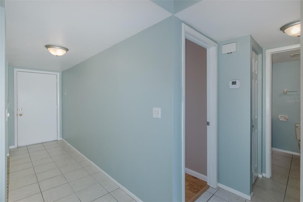 合同活跃: $134,900 (2 贝兹, 2 浴室, 1056 平方英尺)