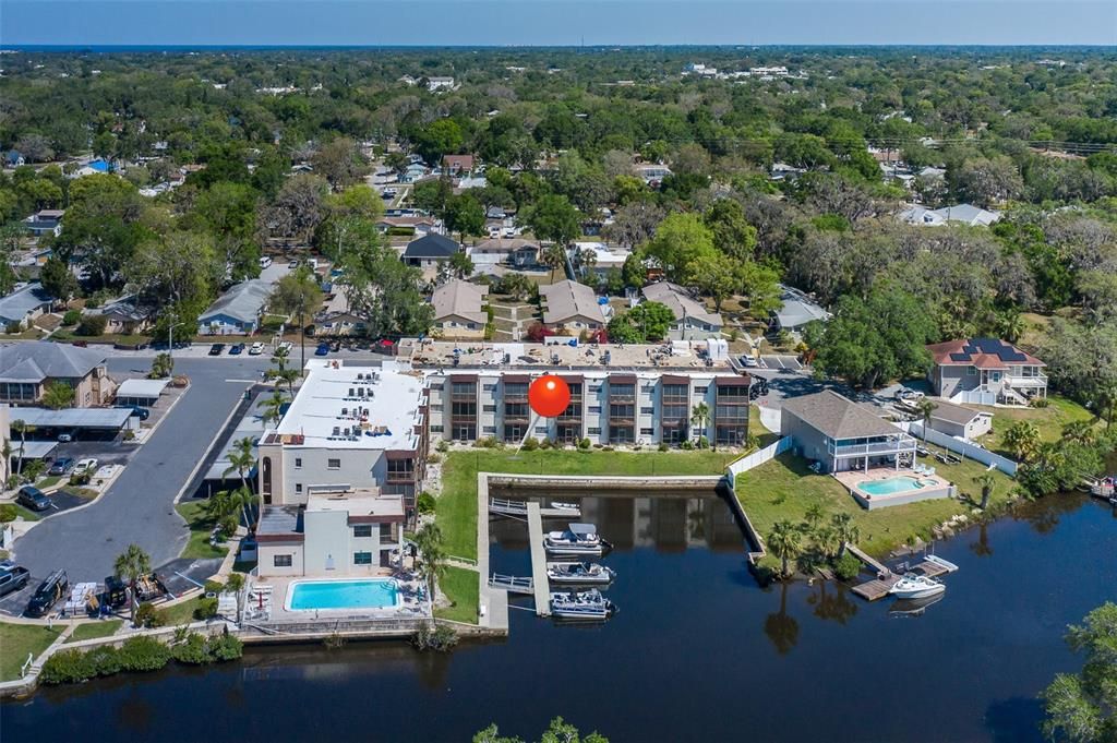 合同活跃: $134,900 (2 贝兹, 2 浴室, 1056 平方英尺)