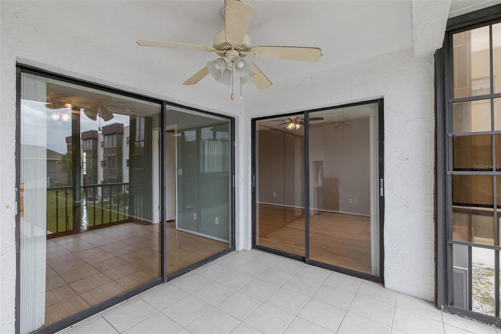 合同活跃: $134,900 (2 贝兹, 2 浴室, 1056 平方英尺)