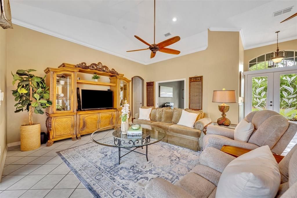 Activo con contrato: $1,200,000 (3 camas, 2 baños, 2566 Pies cuadrados)