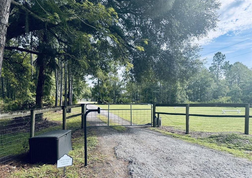 Activo con contrato: $1,200,000 (3 camas, 2 baños, 2566 Pies cuadrados)