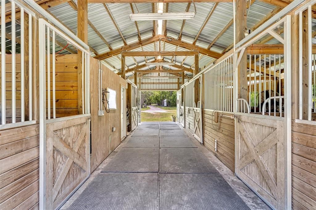 Activo con contrato: $1,200,000 (3 camas, 2 baños, 2566 Pies cuadrados)