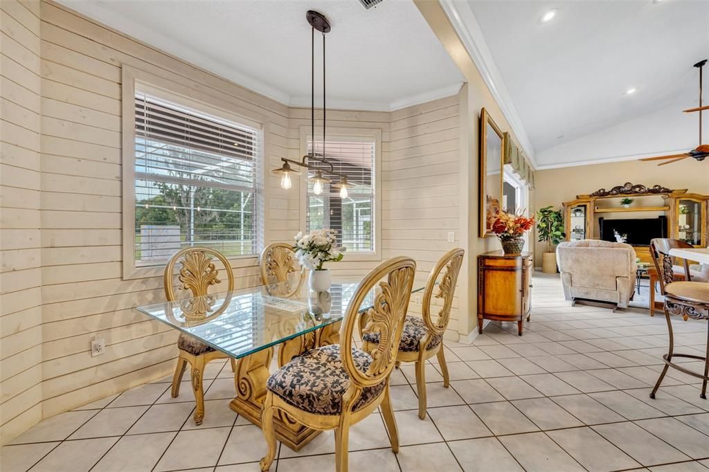 Activo con contrato: $1,200,000 (3 camas, 2 baños, 2566 Pies cuadrados)