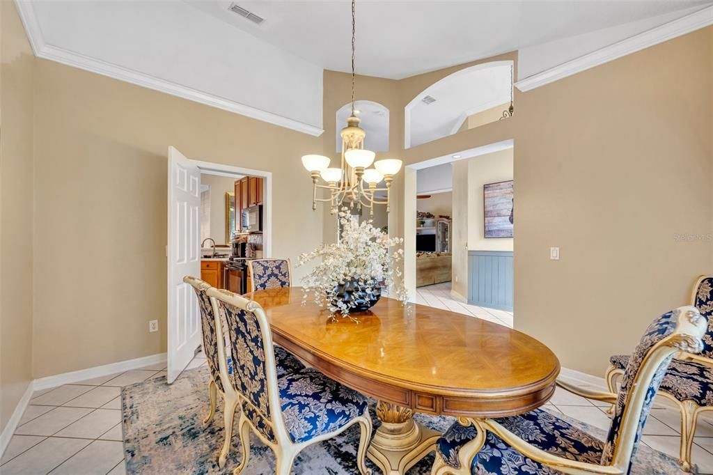 Activo con contrato: $1,200,000 (3 camas, 2 baños, 2566 Pies cuadrados)