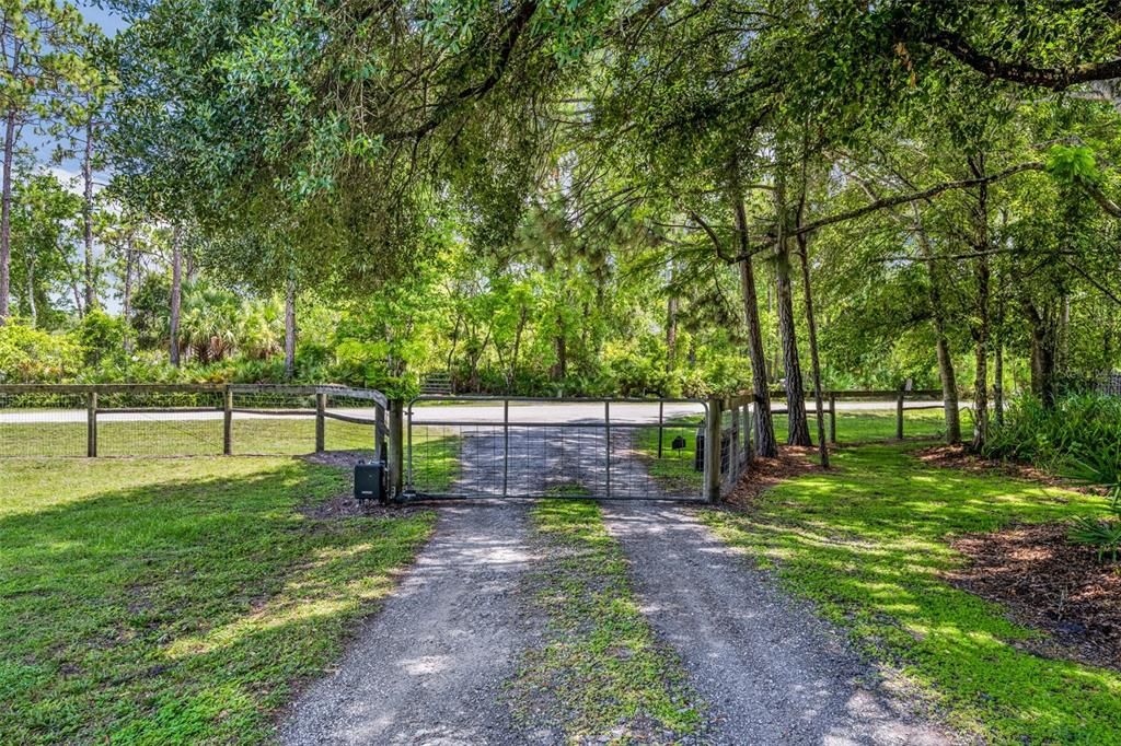 Activo con contrato: $1,200,000 (3 camas, 2 baños, 2566 Pies cuadrados)