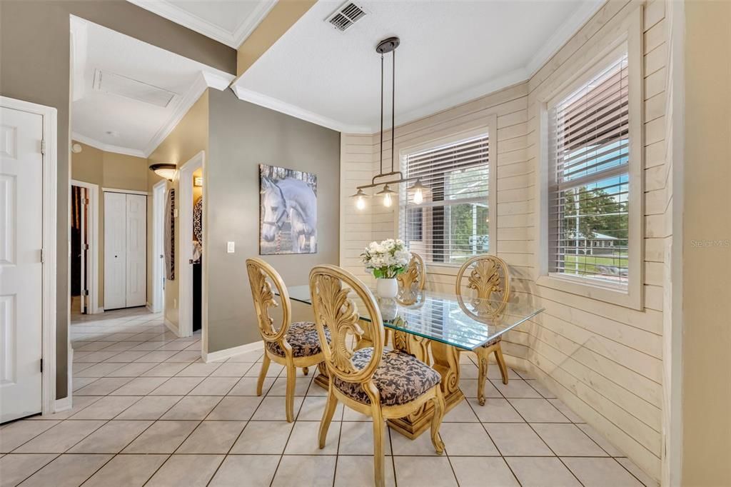 Activo con contrato: $1,200,000 (3 camas, 2 baños, 2566 Pies cuadrados)