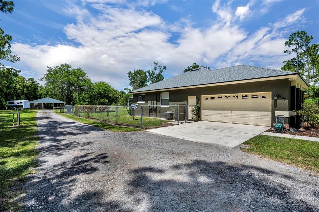 Activo con contrato: $1,200,000 (3 camas, 2 baños, 2566 Pies cuadrados)