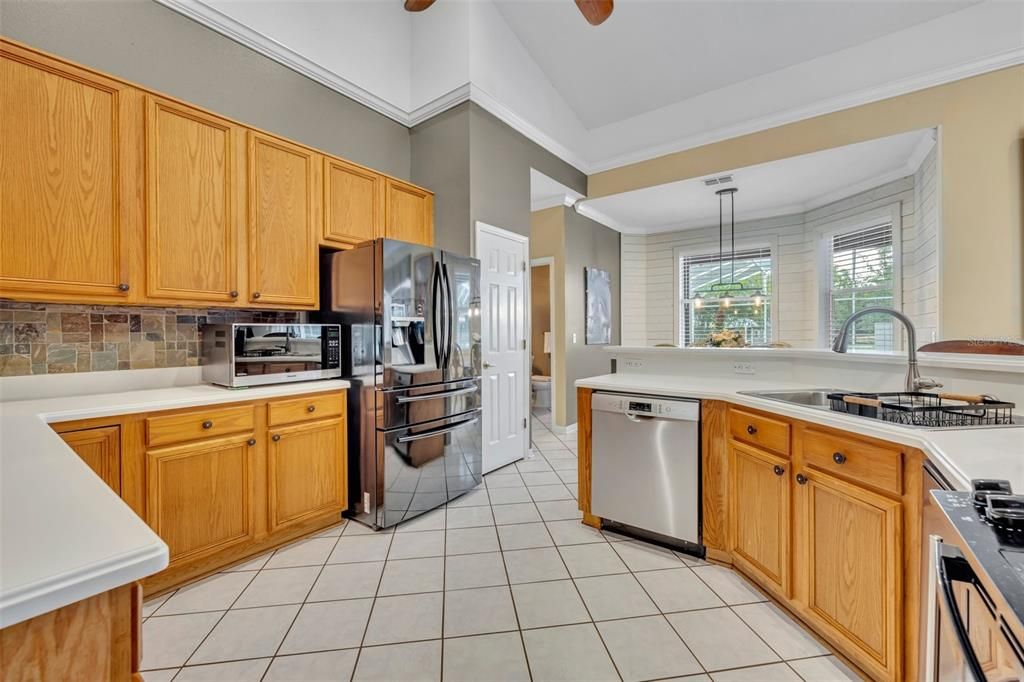 Activo con contrato: $1,200,000 (3 camas, 2 baños, 2566 Pies cuadrados)