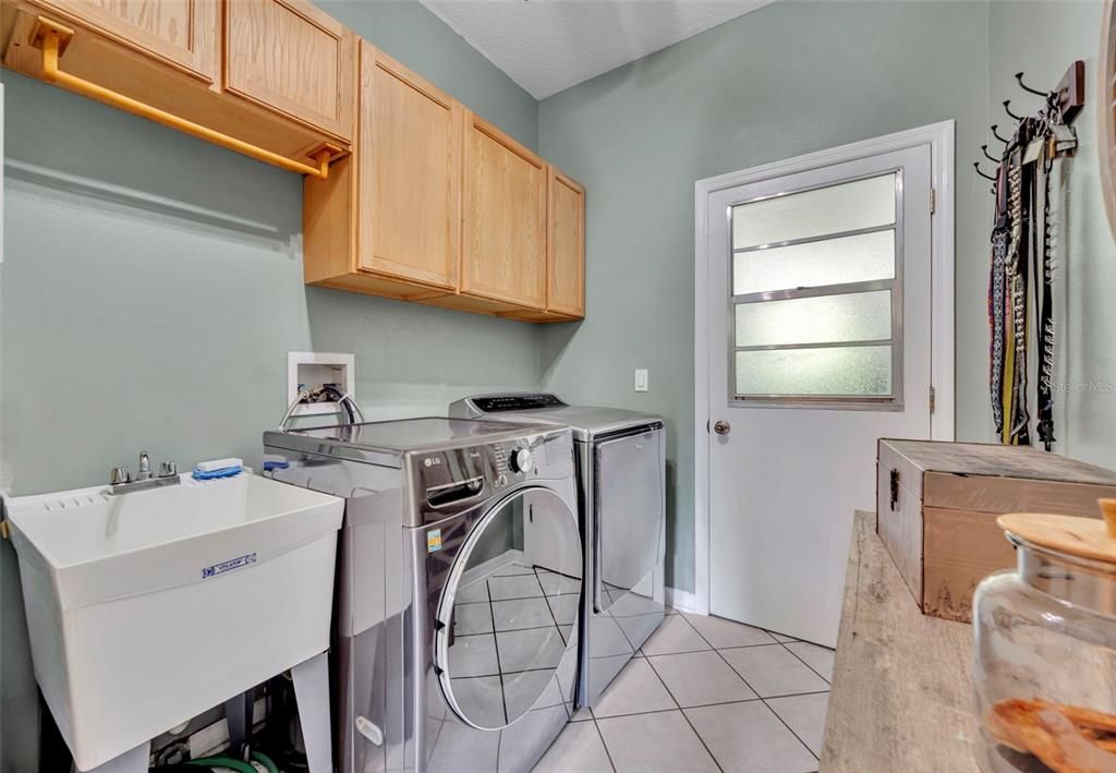 Activo con contrato: $1,200,000 (3 camas, 2 baños, 2566 Pies cuadrados)