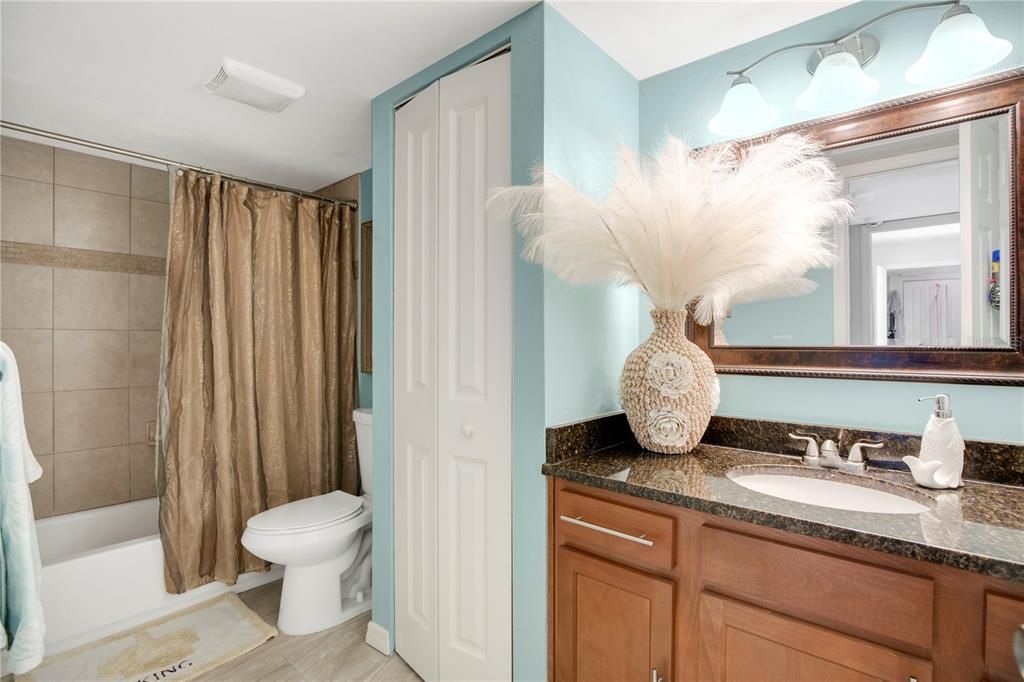 На продажу: $375,000 (2 спален, 2 ванн, 1188 Квадратных фут)