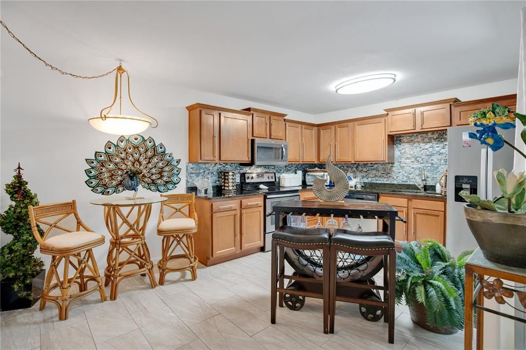 На продажу: $375,000 (2 спален, 2 ванн, 1188 Квадратных фут)