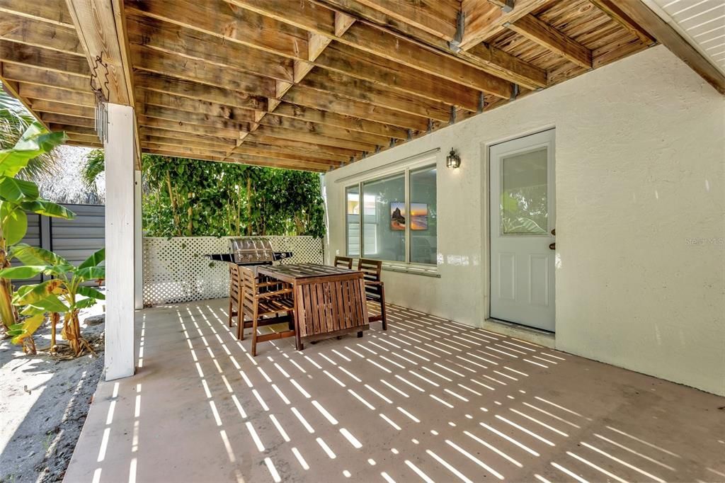 待售: $990,000 (4 贝兹, 3 浴室, 2572 平方英尺)