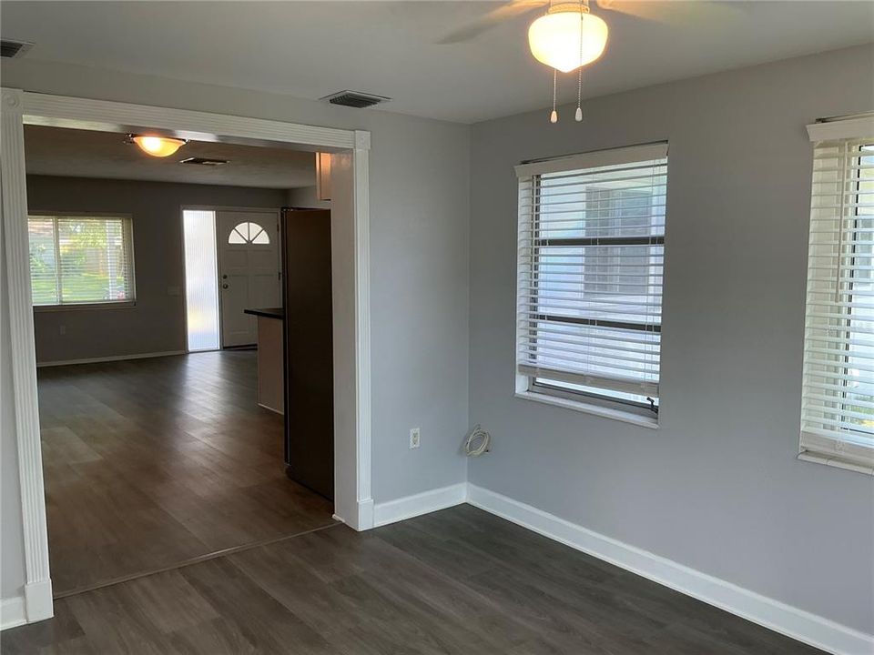 Activo con contrato: $2,150 (2 camas, 2 baños, 1101 Pies cuadrados)