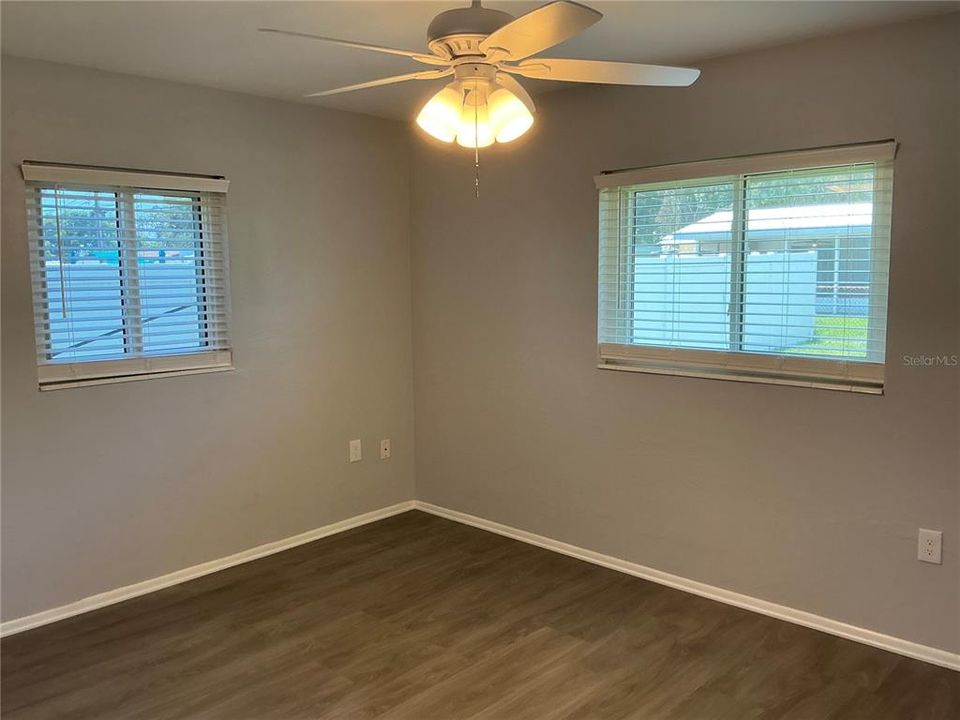 Activo con contrato: $2,150 (2 camas, 2 baños, 1101 Pies cuadrados)