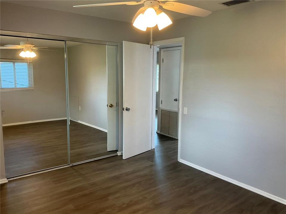 Activo con contrato: $2,150 (2 camas, 2 baños, 1101 Pies cuadrados)