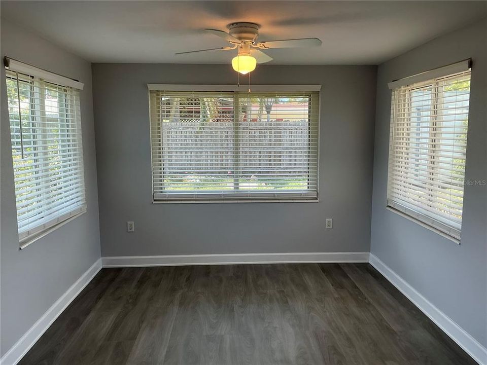 Activo con contrato: $2,150 (2 camas, 2 baños, 1101 Pies cuadrados)