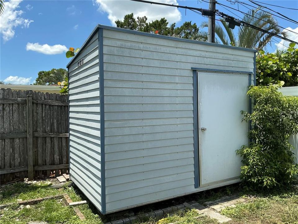 Activo con contrato: $2,150 (2 camas, 2 baños, 1101 Pies cuadrados)