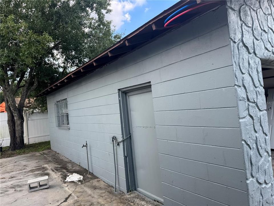 Под контрактом: $425,000 (4 спален, 2 ванн, 1724 Квадратных фут)